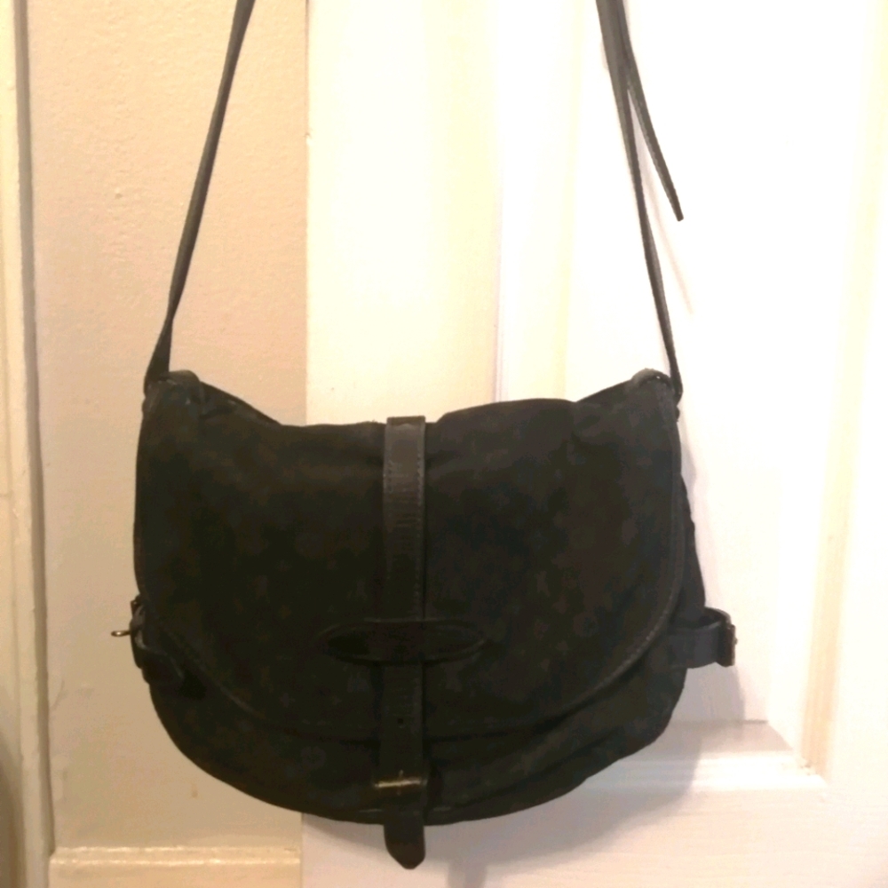 Luis Vuitton shoulder bag